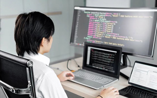 新乡 ,php声明和调用变量的符号是什么？